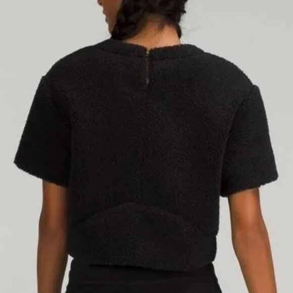 Lululemon Textured Fleece Embroidered Logo Tee Black Cropped Crew Neck Size: 4 - Picture 2 of 10
